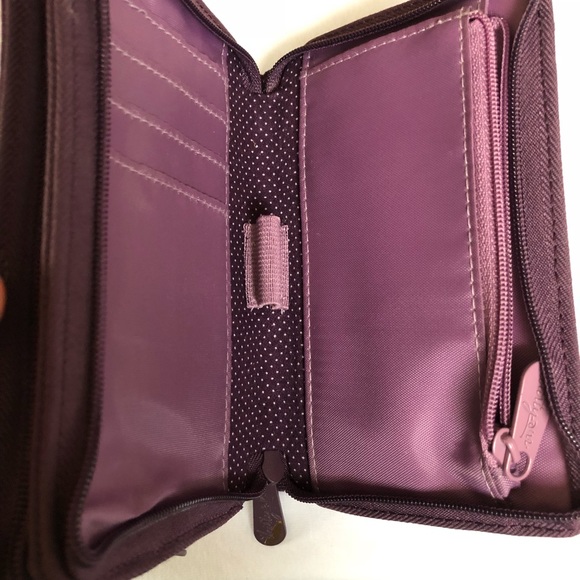 thirty-one Handbags - Thirty-One Wristlet Wallet